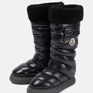 Moncler Gaia pocket faux fur trim snow bootss